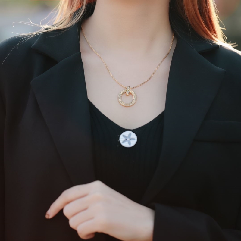 T*f*ny necklaces